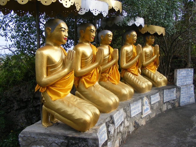 goldene buddhas